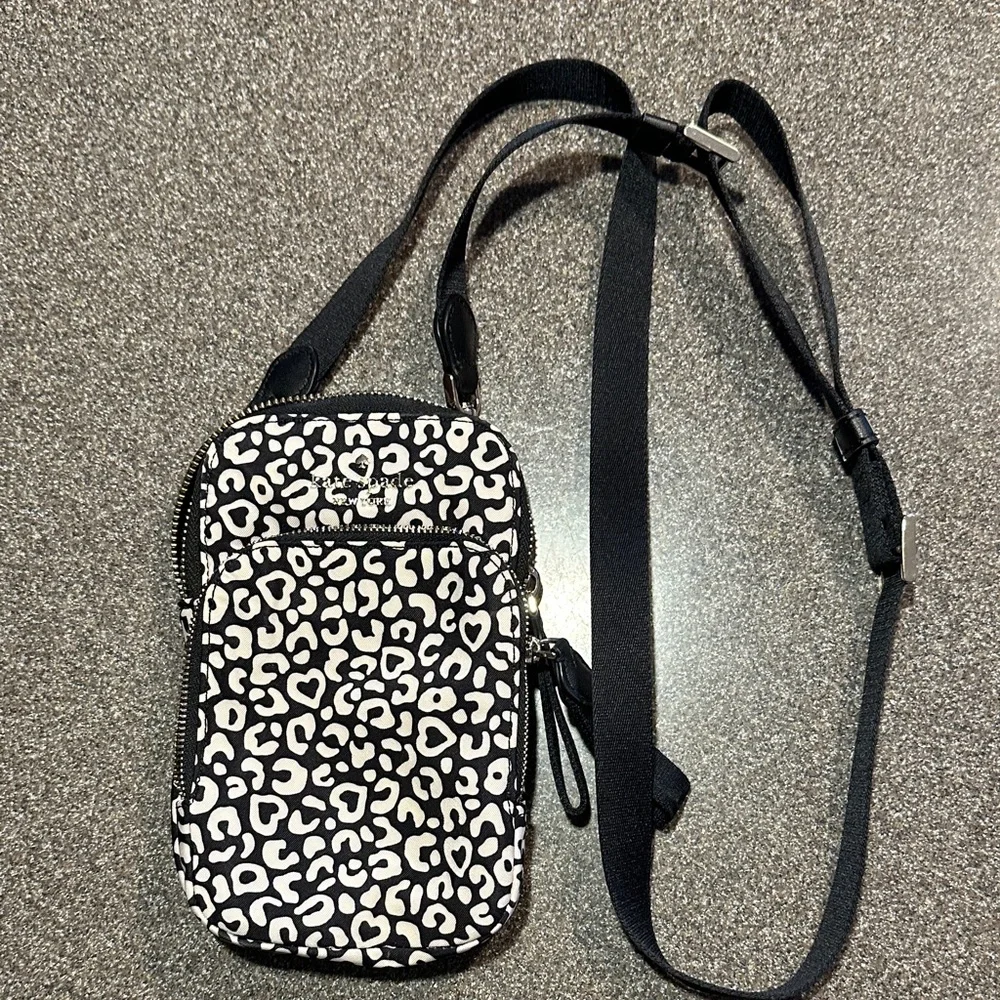 kate spade Black & White Leopard Phone Crossbody - Picture 1 of 4